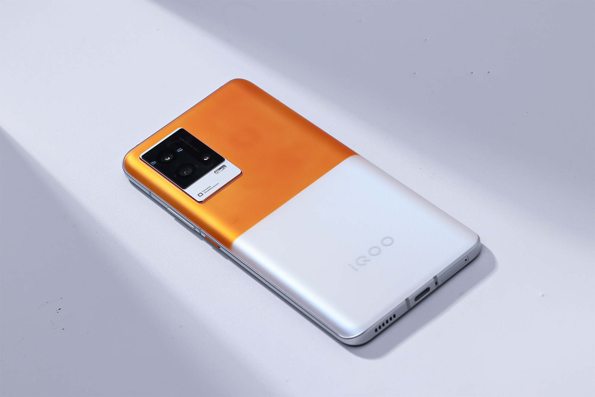 iqoo手机轻游戏-iQOO 手机玩轻游戏，性能强屏幕靓，业余生活大变身